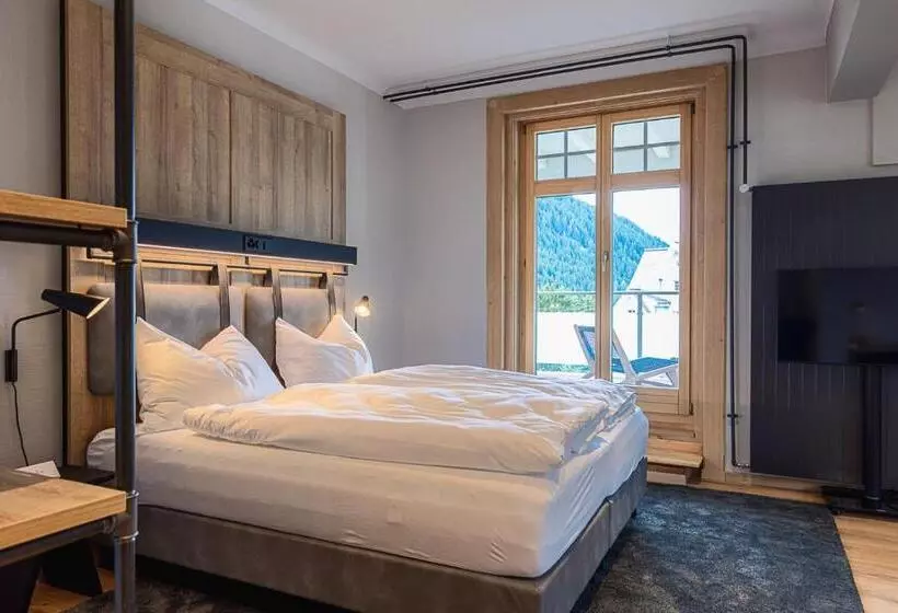 Hotelli Alpine Inn Davos