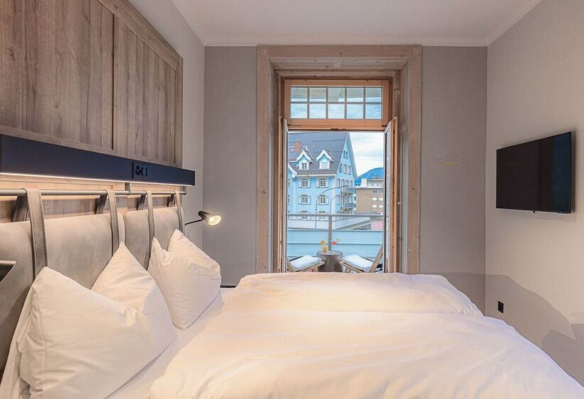 هتل Alpine Inn Davos