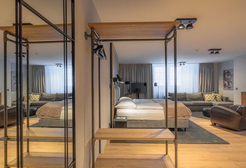 هتل Alpine Inn Davos