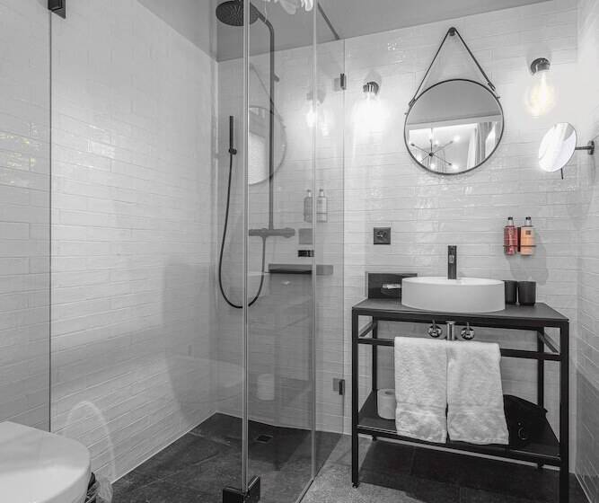 هتل Alpine Inn Davos