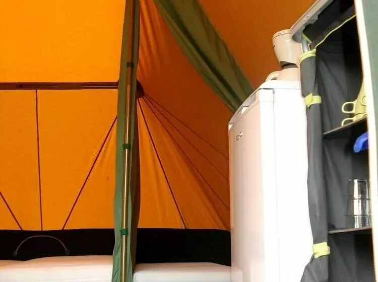 Hotelli Camping La Croix Badeau Tentes équipées