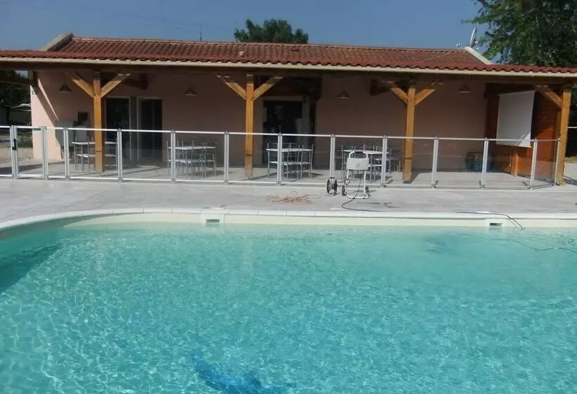 Hotelli Camping La Croix Badeau Tentes équipées