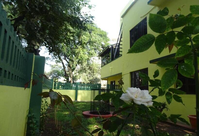 Pension (Hôtel basse catégorie) Bakul