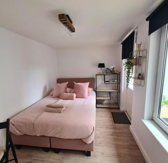 ペンション Evy S Garden House