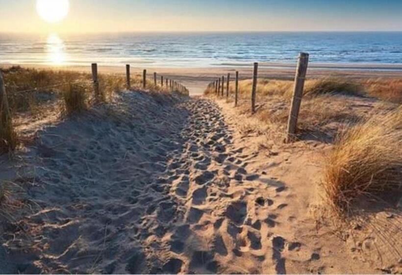 ペンション Evy S Garden House