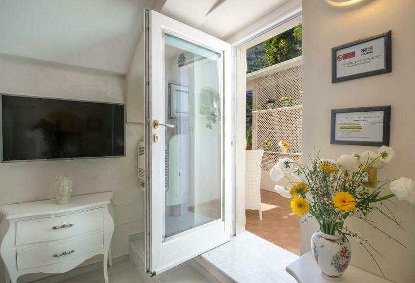 פנסיון Villa Lauro Dependance