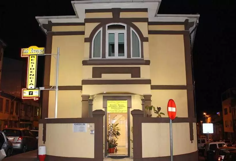 تختخواب و صبحانه Residencia Vale Formoso