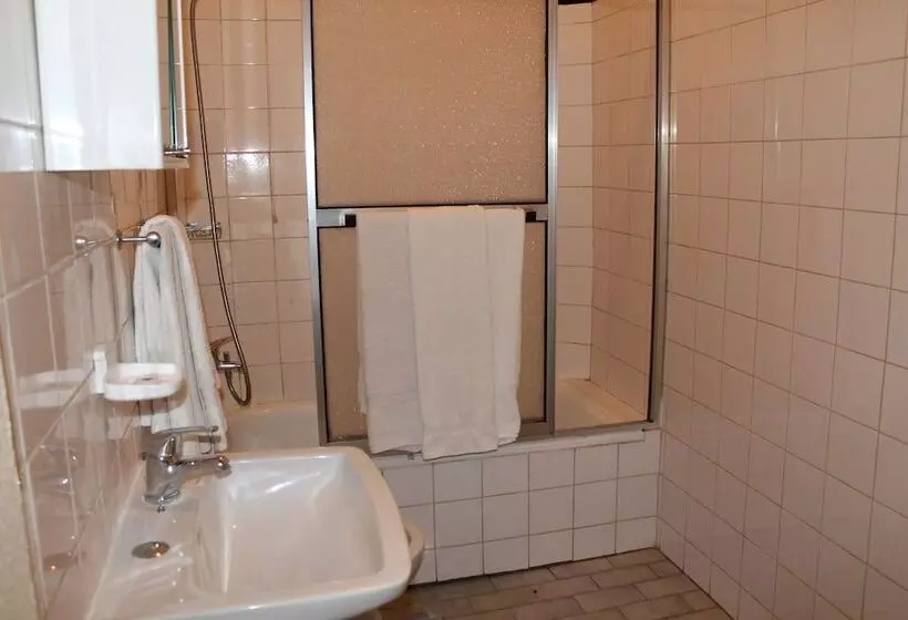 تختخواب و صبحانه Residencia Vale Formoso