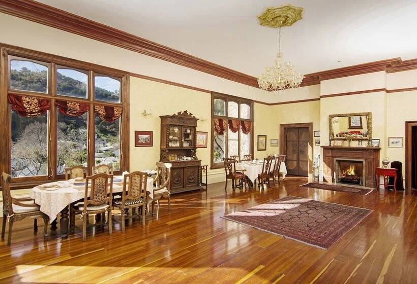 Boutique Hotel Warwick House