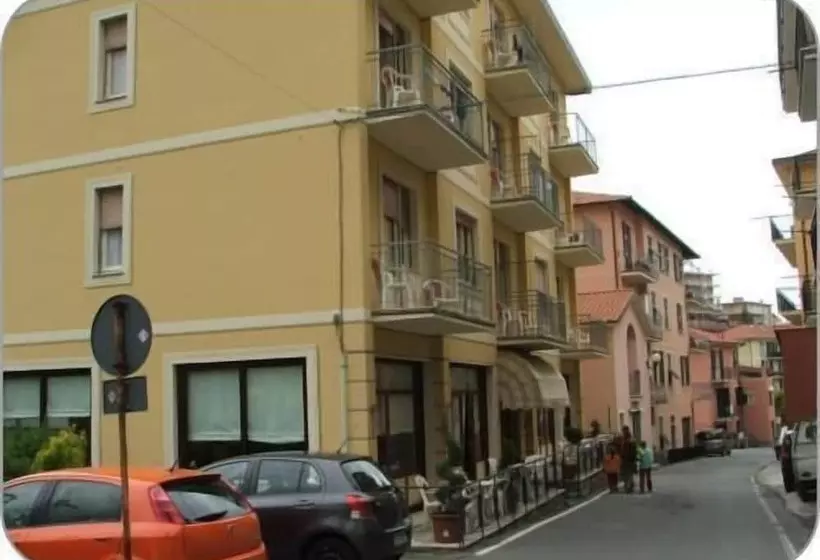 ホテル Albergo Nena