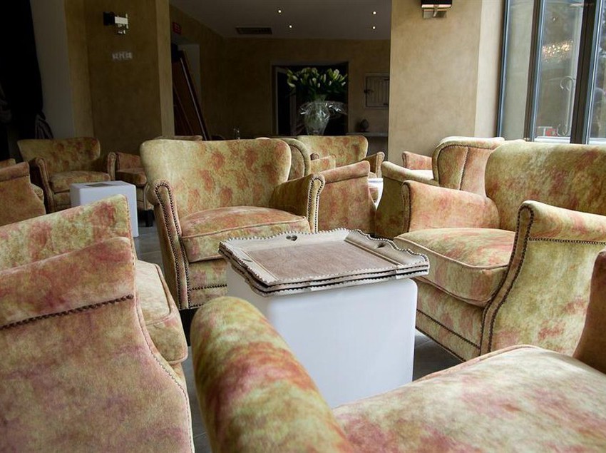 Отель Charme & Business Hôtel Lyon