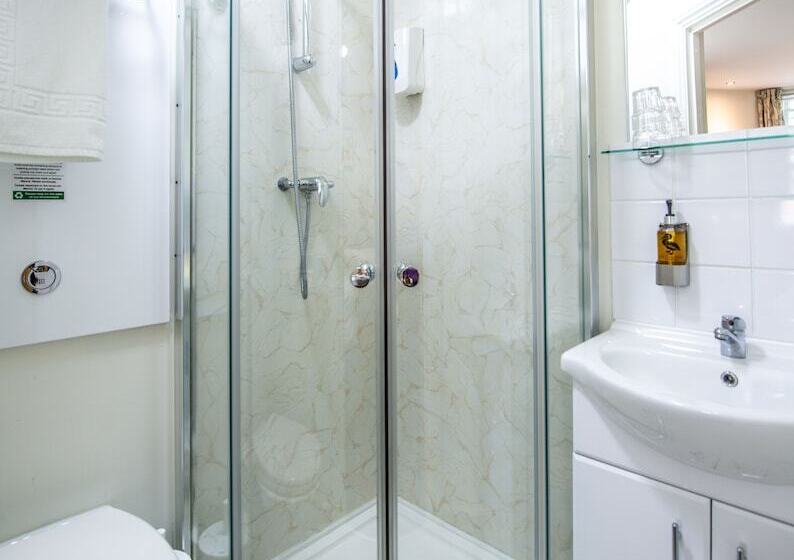 Hotelli Fox Connaught London Excel