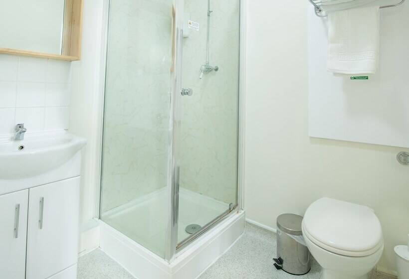 Hotelli Fox Connaught London Excel