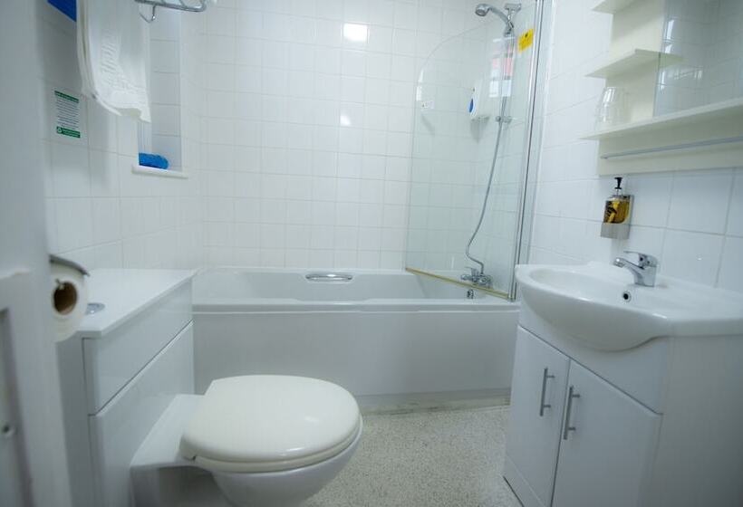 Hotelli Fox Connaught London Excel