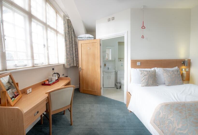 Hotelli Fox Connaught London Excel