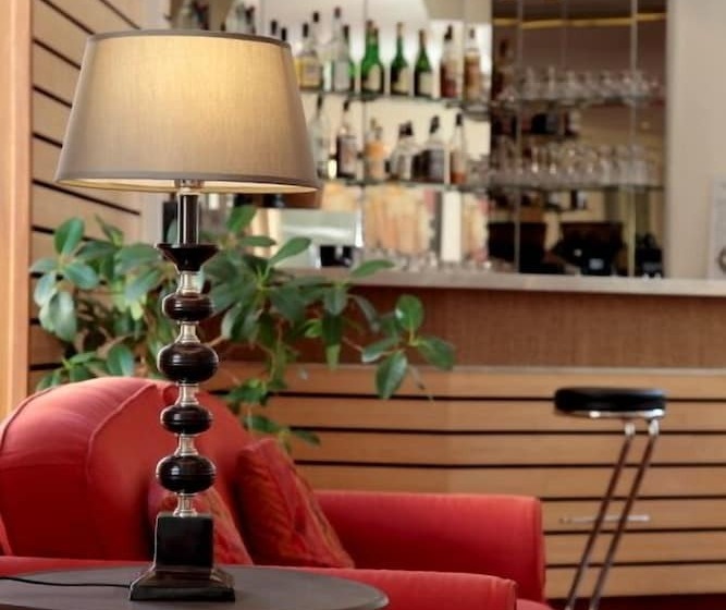 هتل De Compostelle