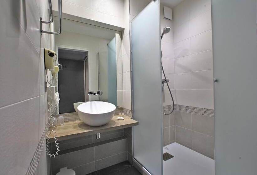 هتل De Compostelle