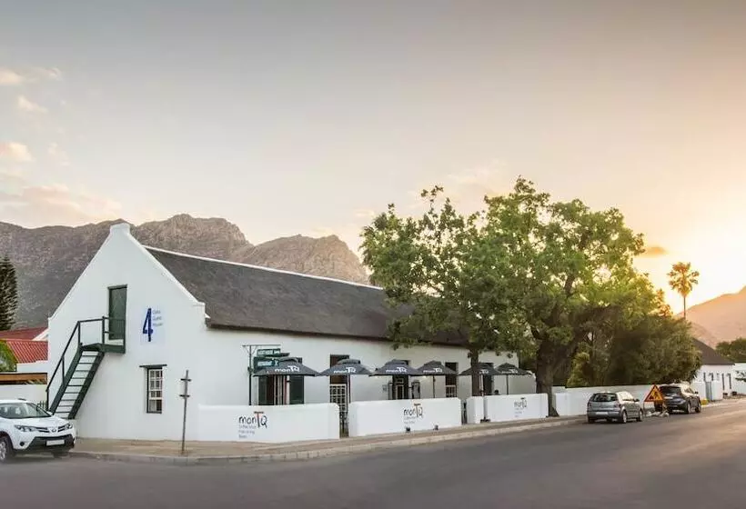 酒店 Four Oaks Guesthouse