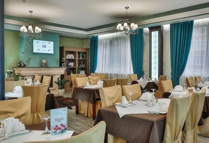 هتل Goldman Empire