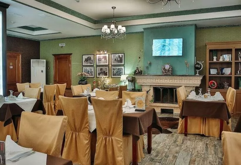 هتل Goldman Empire