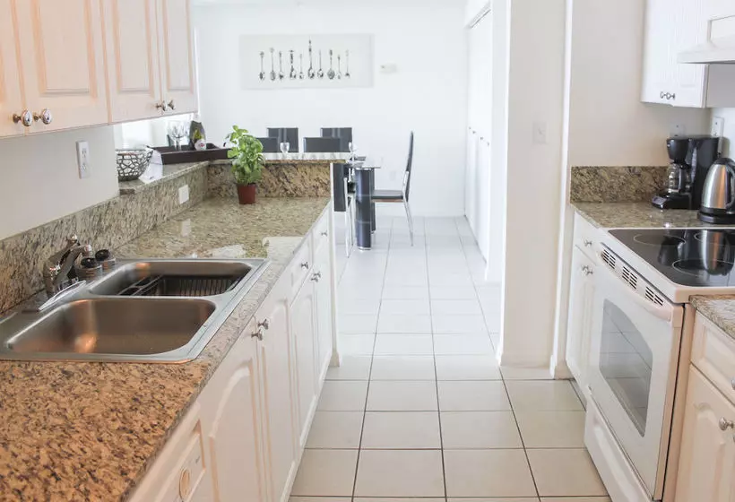 בית מלון כפרי Intracoastal Yacht Club