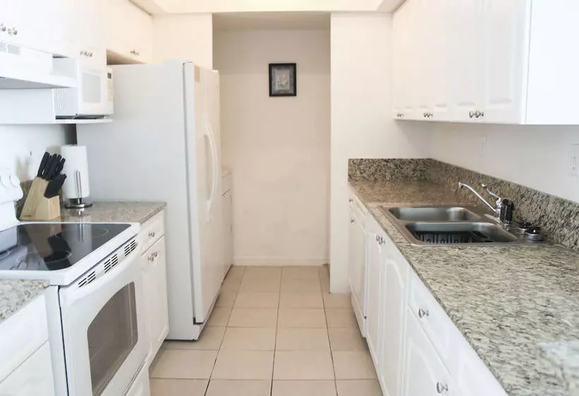 בית מלון כפרי Intracoastal Yacht Club