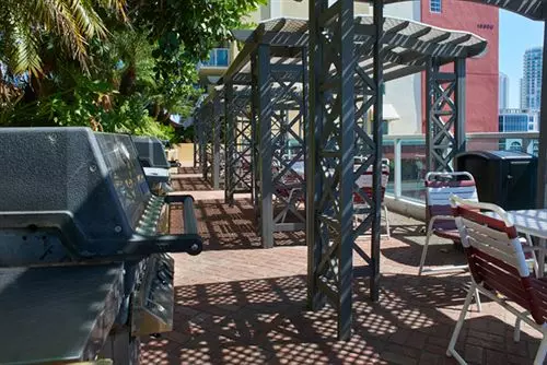 בית מלון כפרי Intracoastal Yacht Club