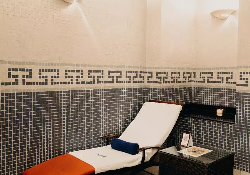 هتل Lake Victoria Serena Golf Resort & Spa