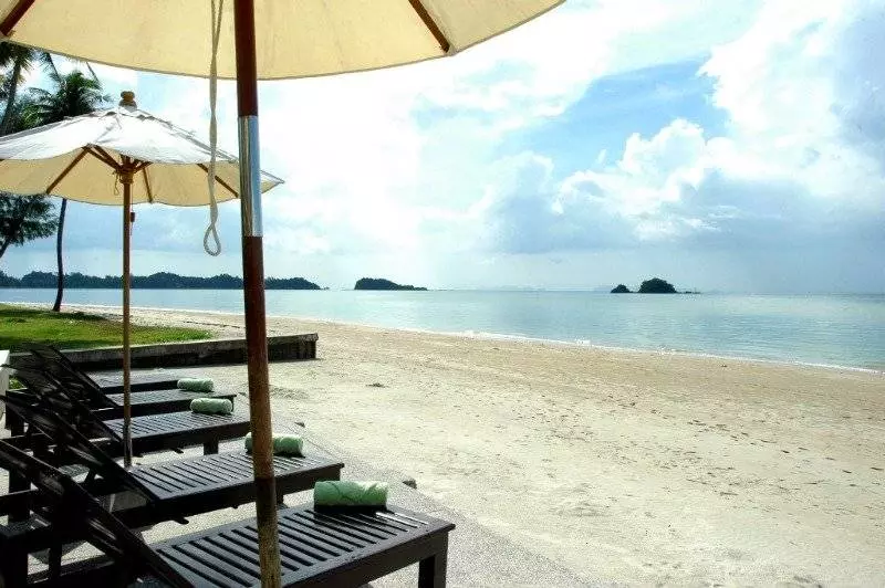 酒店 Lanta Pura Beach Resort