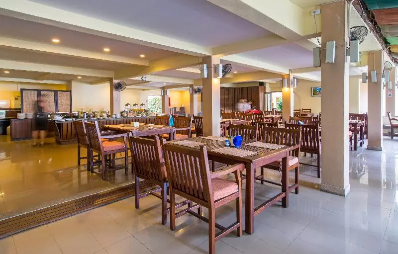 酒店 Lanta Pura Beach Resort