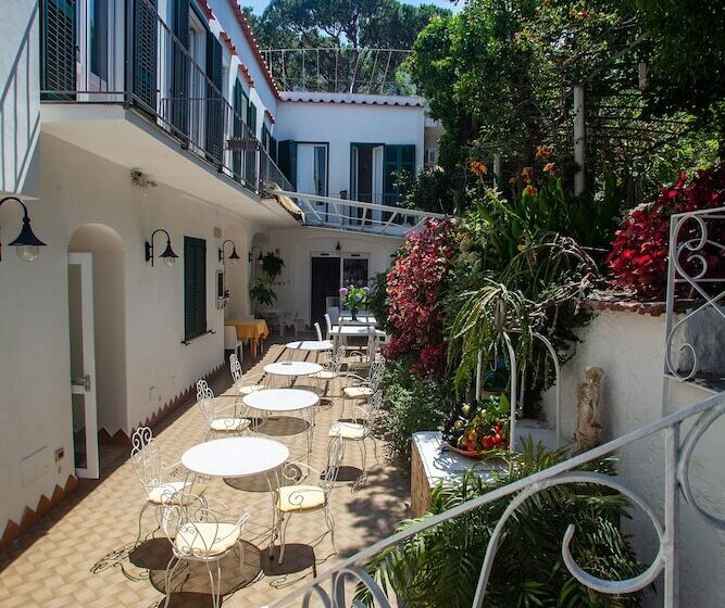 Отель & Residence Matarese