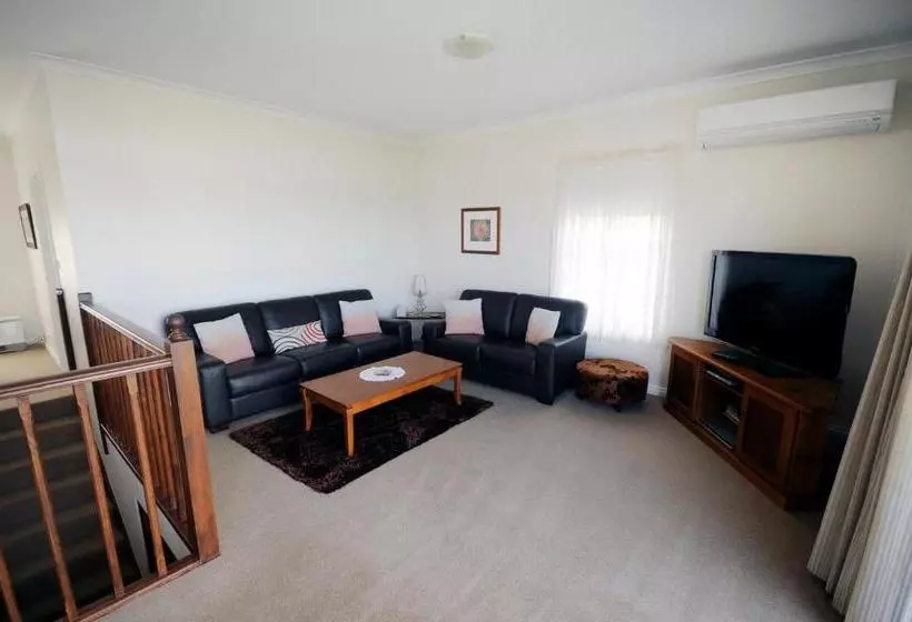 Hotel My Place Accommodation Albany