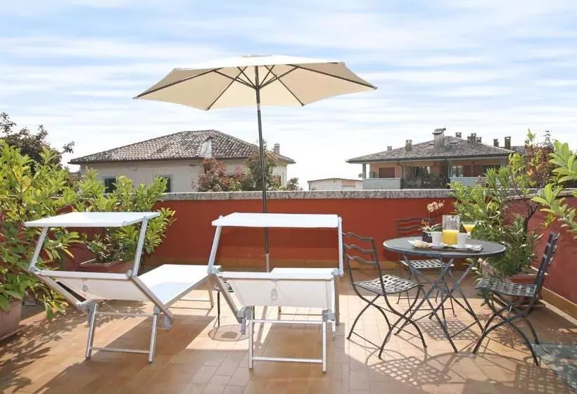 호텔 Residenza Alighieri