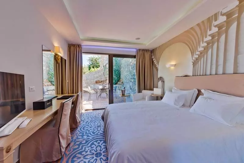 هتل Royal Marmin Bay Boutique & Art