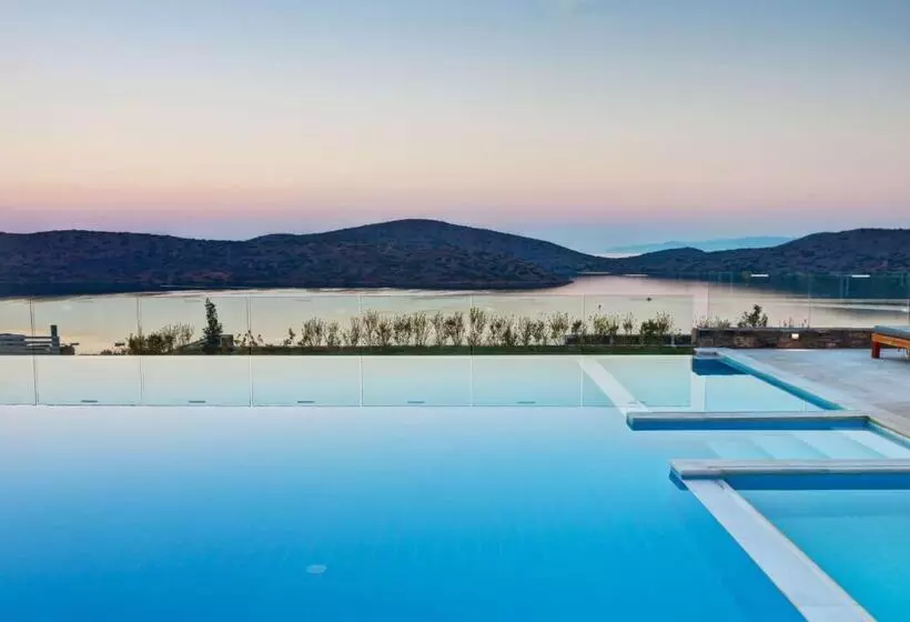 هتل Royal Marmin Bay Boutique & Art