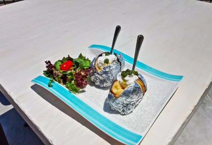 هتل Royal Marmin Bay Boutique & Art