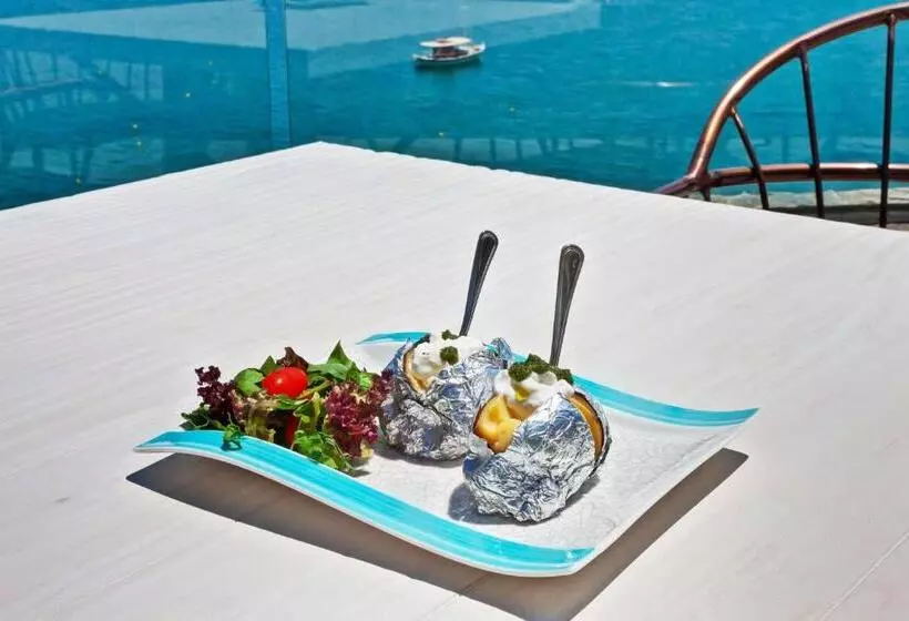 هتل Royal Marmin Bay Boutique & Art