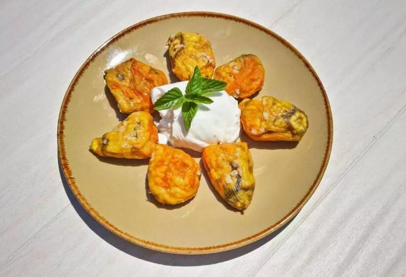 هتل Royal Marmin Bay Boutique & Art