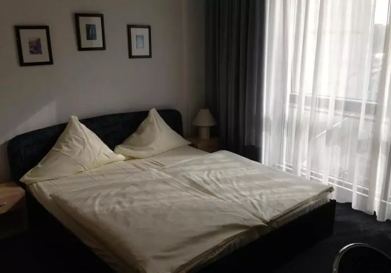 ホテル Schwarzer Bar