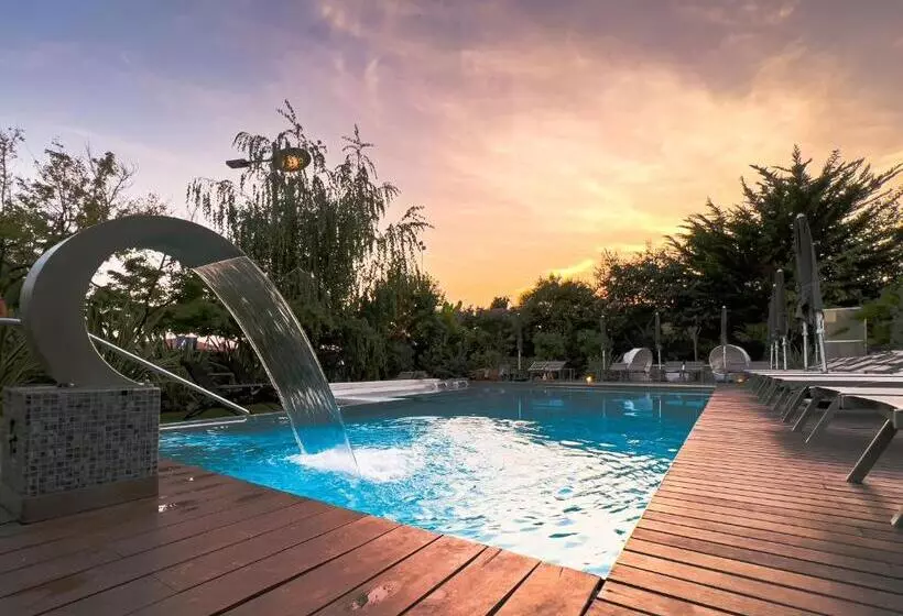 בית מלון כפרי Tobago