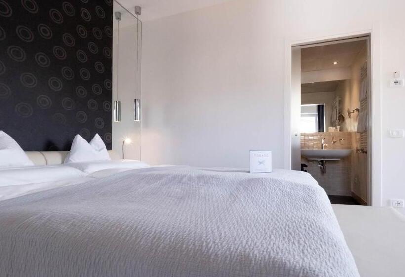 בית מלון כפרי Tobago