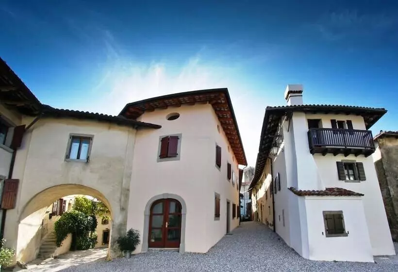 Lipa, Hotel & Bistro