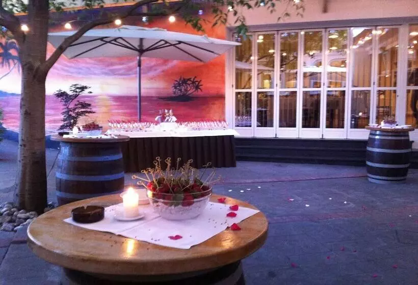 Lipa, Hotel & Bistro