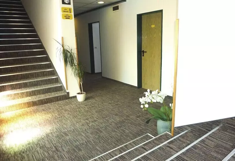 Lipa, Hotel & Bistro