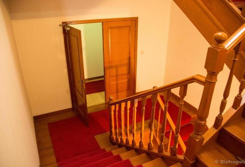 ペンション Pinheiro Manso