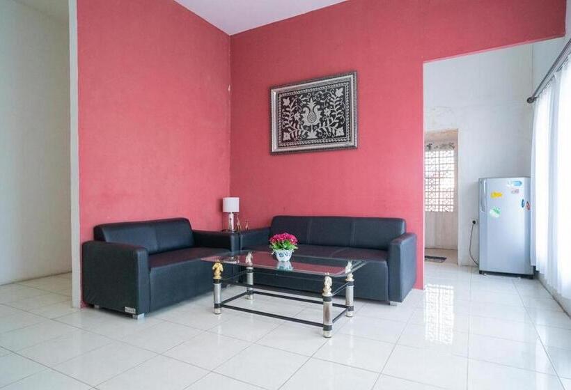 בית מלון כפרי Koolkost Syariah Near Jalan Ahmad Yani Banjarmasin 2