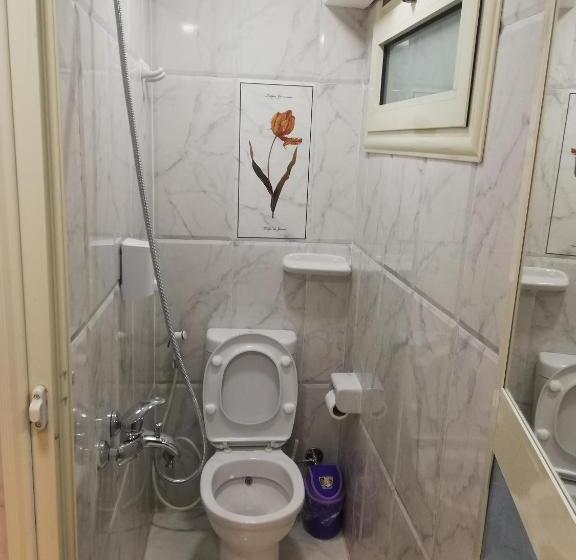 هتل Hostel Sunset Down Town