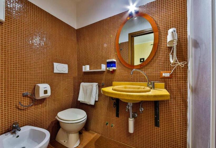 پانسیون E Room 42