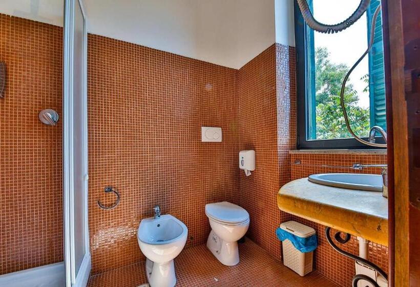 پانسیون E Room 42