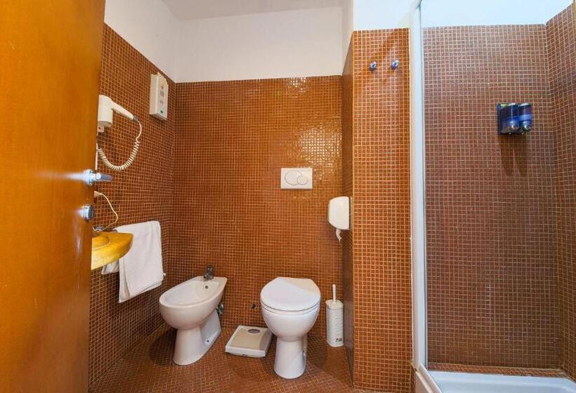 پانسیون E Room 42